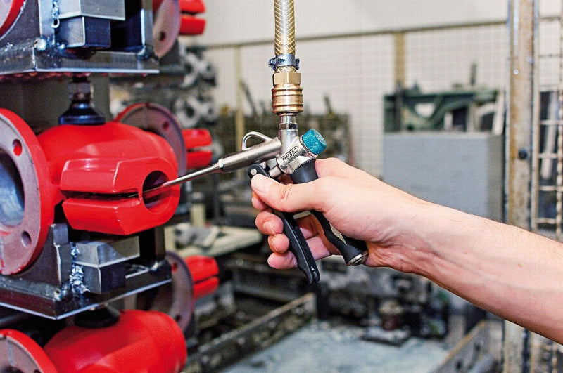Hazet 2-Wege Ausblaspistole 9040-4 - Luftanschluss an Kopf Oder Griff, Passend Zum Entfernen Von Feinen Verschmutzungen an Schwer Zugänglichen Stellen - Mit Robustem Aluminiumgehäuse