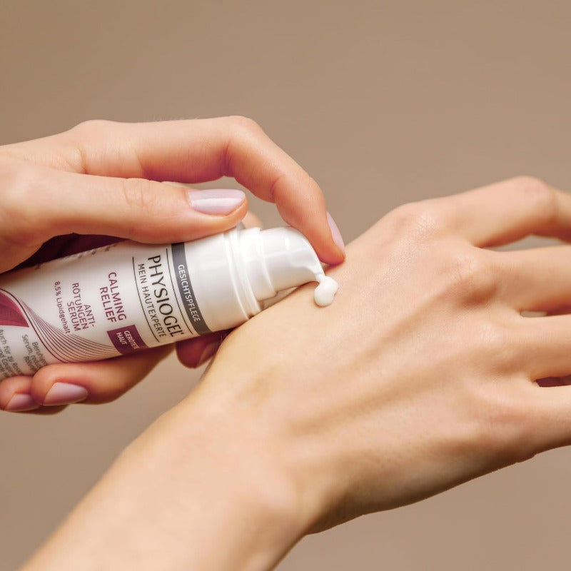 PHYSIOGEL Calming Relief Anti-Rötungen Serum - Beruhigende Gesichtspflege Für Zu Rosacea Und Couperose Neigende Haut - anti Rötung Gesichtsserum Mit Ceramiden, Glycerin, AHA Und Endothelyol - 30 Ml