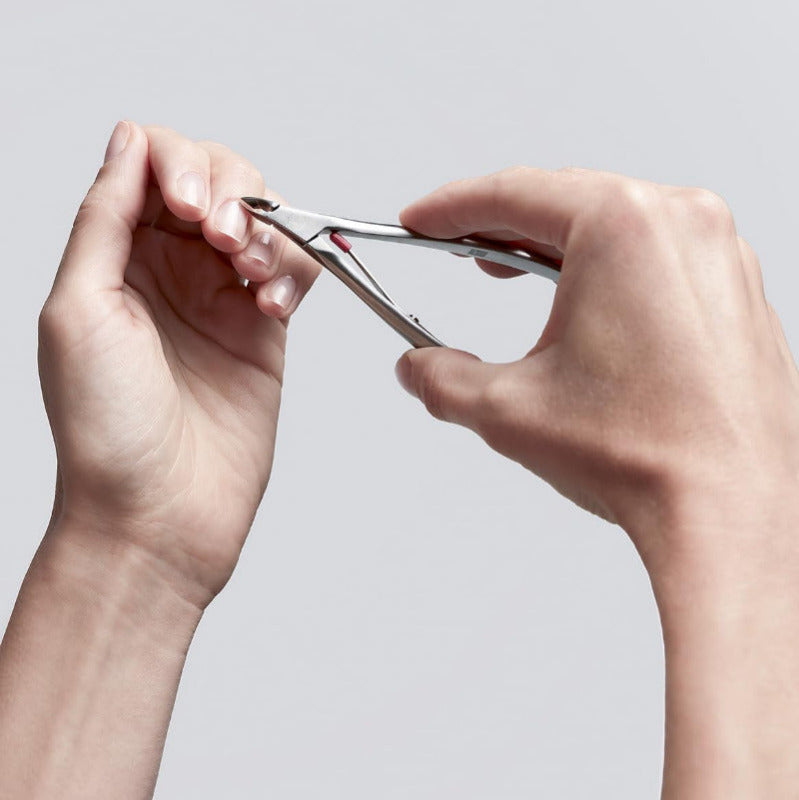 ZWILLING Premium Cuticle Nipper – 100 mm, Hypoallergenic Stainless Steel, Silver
