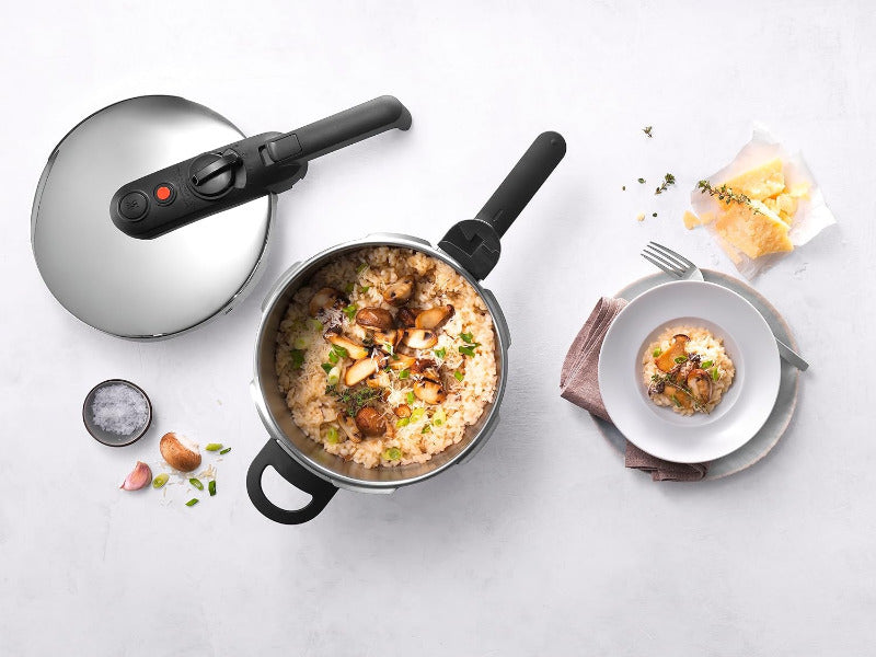 ZWILLING Ecoquick II Pressure Cooker, 22 cm Diameter, 6L Capacity, Suitable for All Heat Sources Including Induction, Made of 18/10 Stainless Steel, Silver Finish