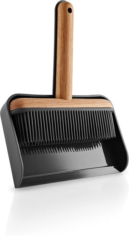 EVA SOLO “Sweep” Hand Brush & Dustpan Set – Black