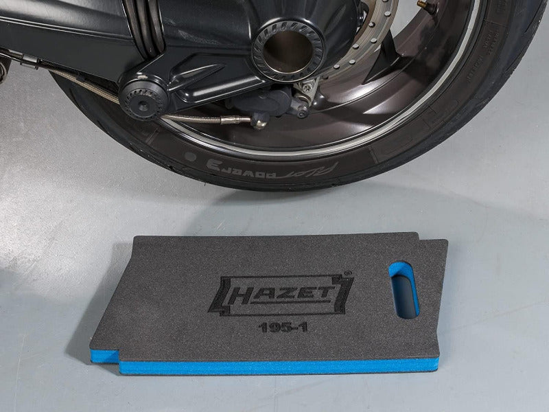HAZET Kniebrett 195-1, 450 X 210 X 30 Mm, Abwischbar, Kniekissen Aus Schaumstoff Für Hohen Komfort, HAZET Logoform, Trage- Und Hängegriff