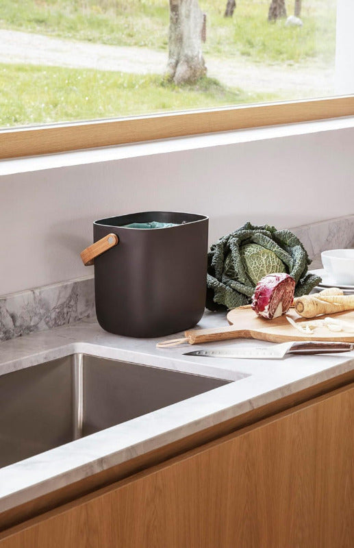 EVA SOLO Reflect Recycling Bin – 6 L (Black)