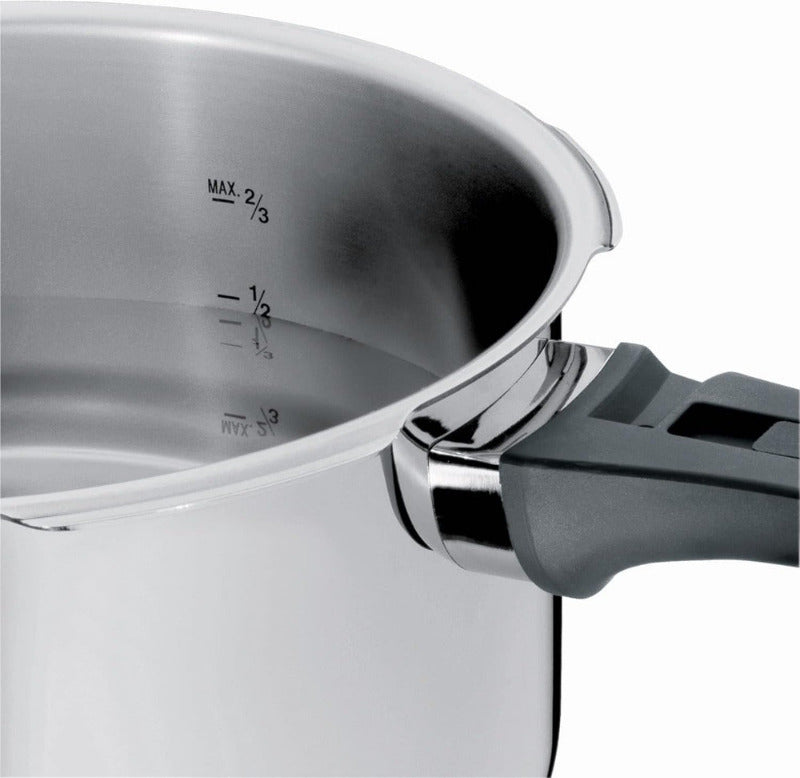 WMF Perfect One Pot Pressure Cooker 2.5L – Induction Ready, 2 Cooking Levels, One-Hand Operation, Polished Cromargan® Stainless Steel