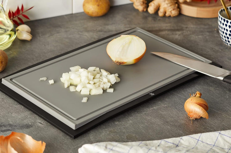 WMF Touch Cutting Board – 32 x 20 cm Black Plastic Chopping Board with Juice Groove