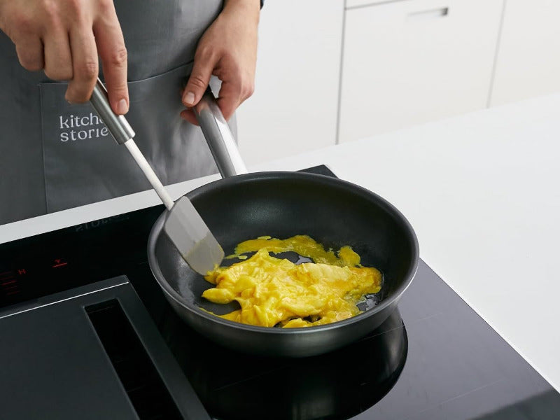ZWILLING Pro Dough Scraper 28 cm – Stainless Steel & Food-Safe Silicone, Ergonomic Handle, Heat-Resistant