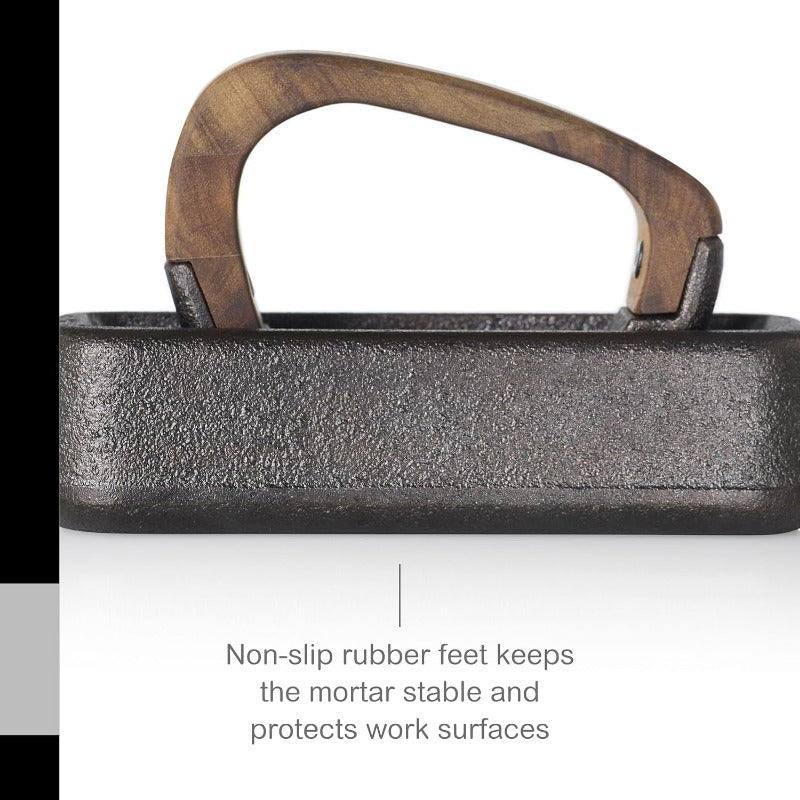 ADHOC MO31 Rocca Rocking Mortar – Cast Iron & Acacia Wood