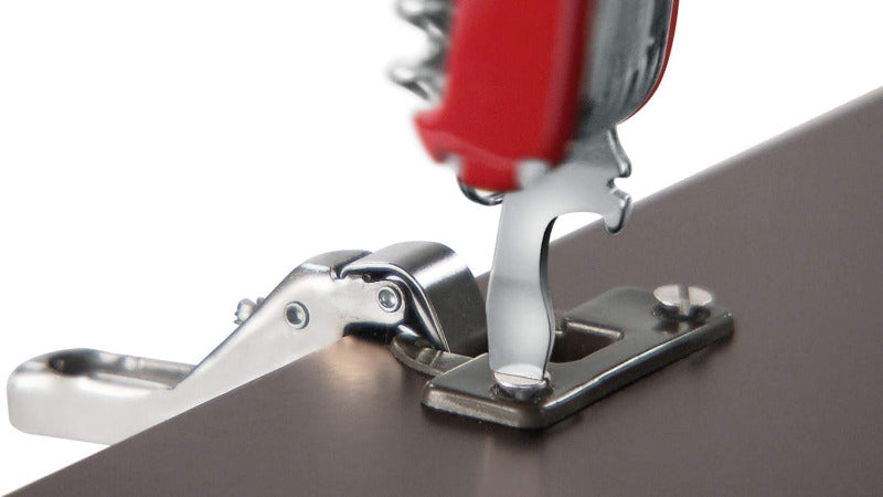 Victorinox Rescue Tool MW – Swiss Army Emergency Knife with 13 Functions, One-Hand Serrated Blade, Firefighter Knife