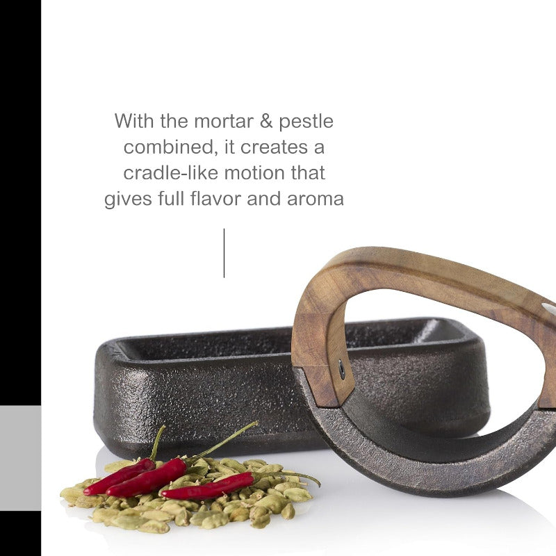 ADHOC MO31 Rocca Rocking Mortar – Cast Iron & Acacia Wood