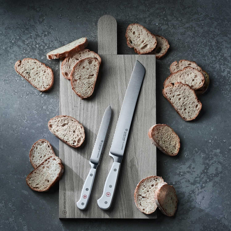 WÜSTHOF Classic Bread Knife 23 cm with Precision Double Serrated Edge – Black Handle