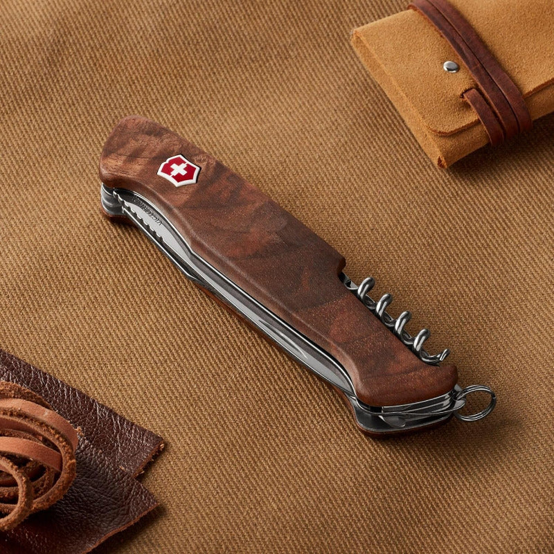 Victorinox Ranger 55 – Swiss Army Knife with 10 Functions, Locking Blade & Screwdriver | Multi-Tool