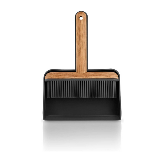 EVA SOLO “Sweep” Hand Brush & Dustpan Set – Black