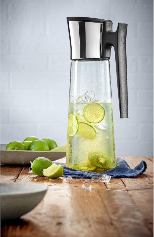 WMF Basic Water Carafe with Handle – 1.5L Glass Carafe with Silicone Lid