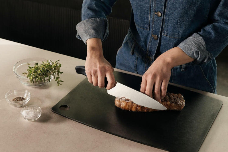 VICTORINOX Swiss Classic Carving Knife – 20 cm | Professional Straight Edge | Black Handle
