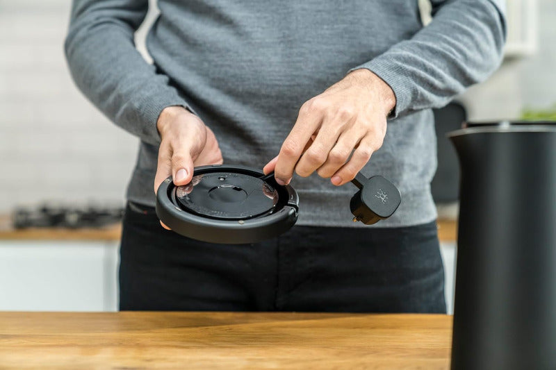 ZWILLING ENFINIGY Electric Kettle – 1.0L, Black | Cordless, Stainless Steel Limescale Filter