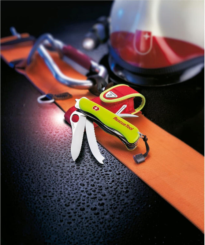 Victorinox Rescue Tool MW – Swiss Army Emergency Knife with 13 Functions, One-Hand Serrated Blade, Firefighter Knife