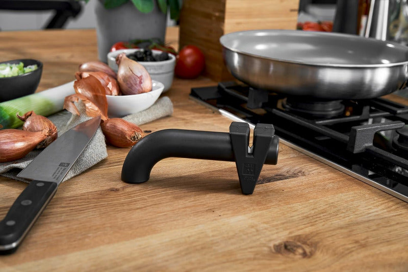 Zwilling TWINSHARP Messerschärfer, Keramikscheiben, Einfache & Sichere Handhabung, Schwarz