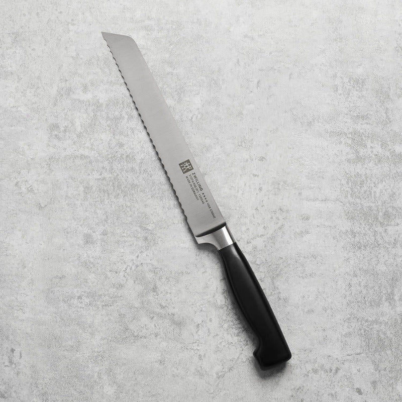 ZWILLING Vier Sterne Bread Knife – 20 cm, Serrated Blade | Made in Germany